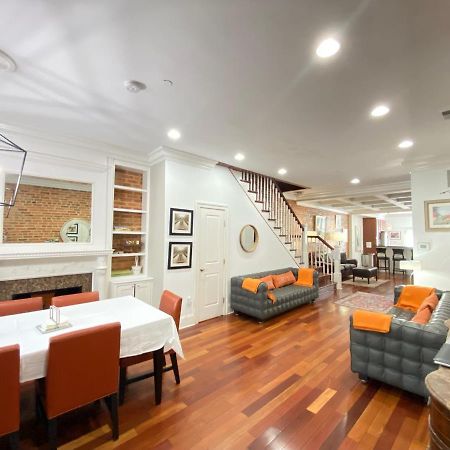Classy Victorian Brownstone Subway Shopping Washington Exterior foto