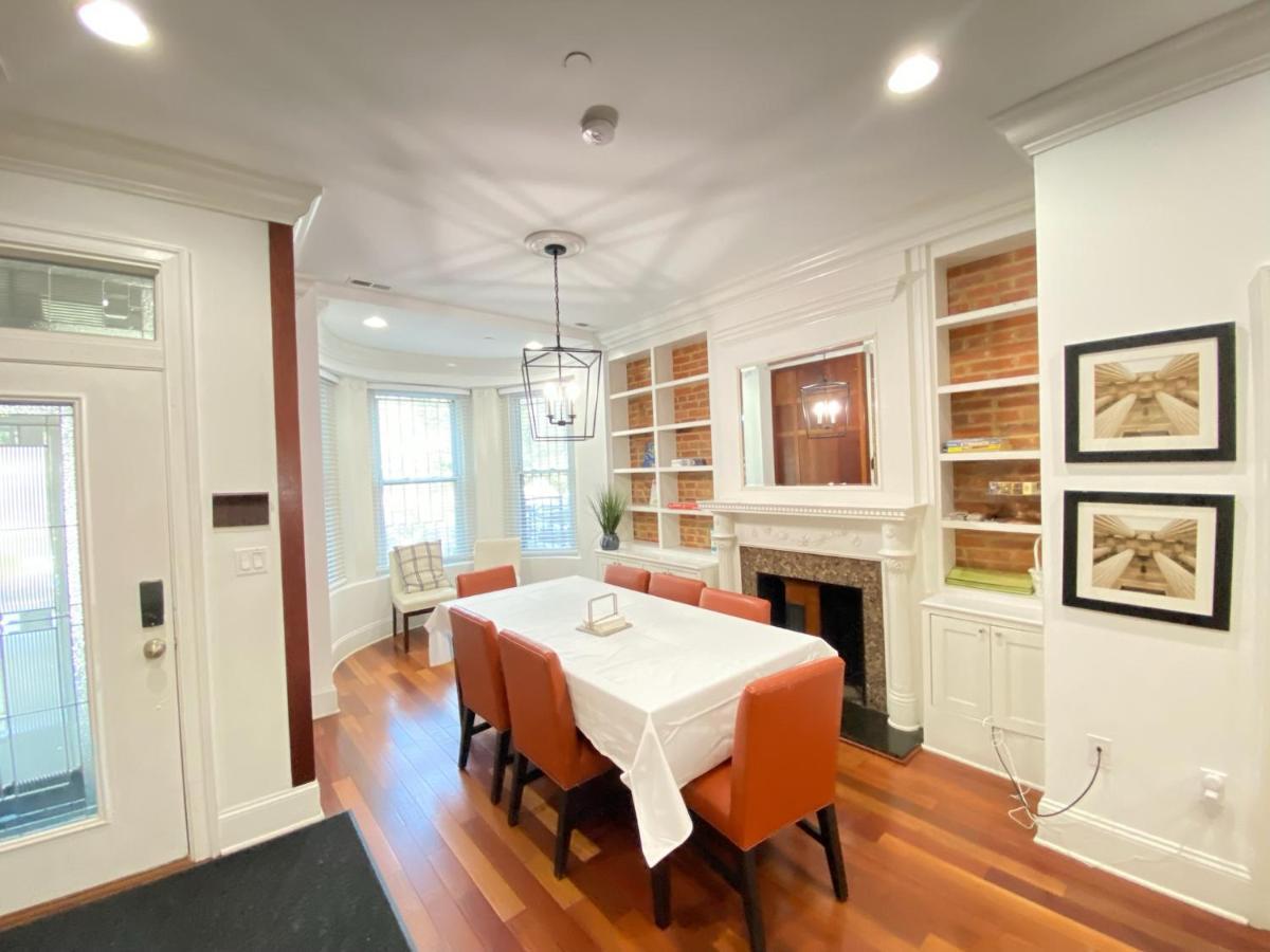 Classy Victorian Brownstone Subway Shopping Washington Exterior foto