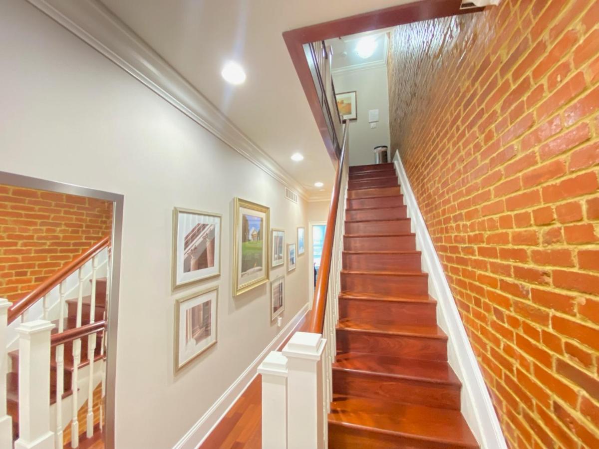 Classy Victorian Brownstone Subway Shopping Washington Exterior foto