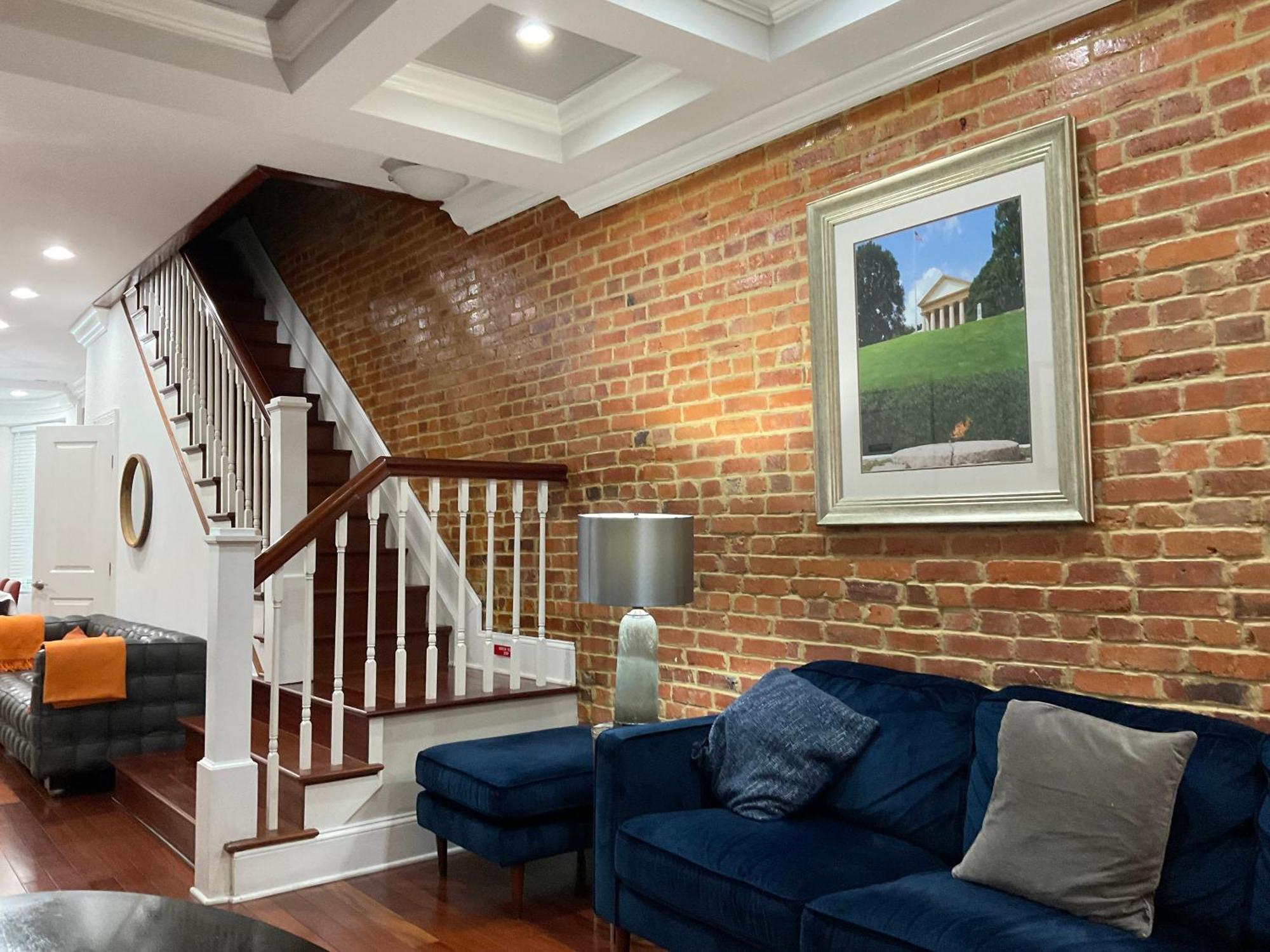 Classy Victorian Brownstone Subway Shopping Washington Exterior foto
